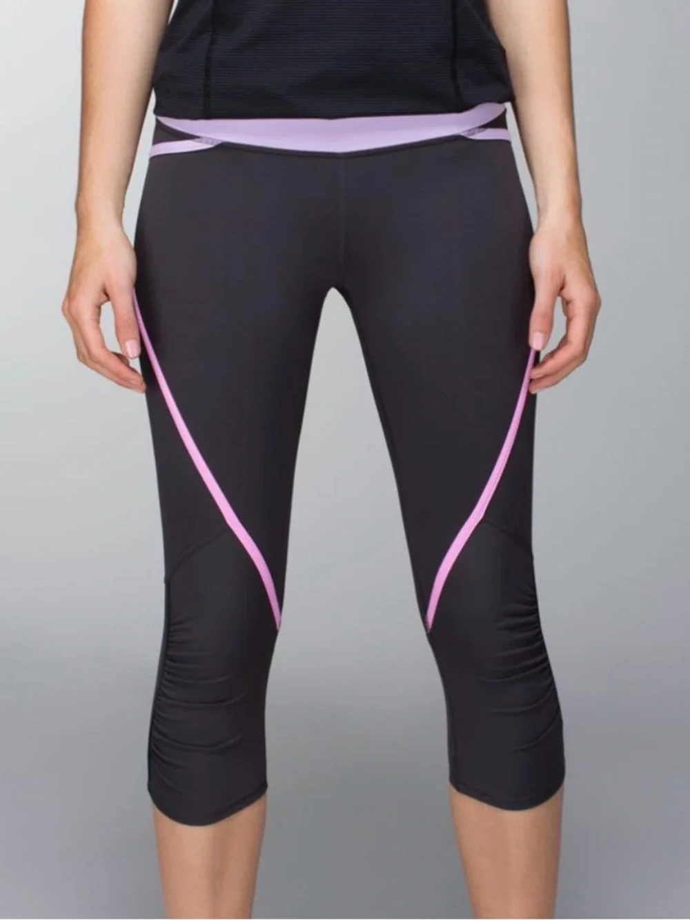🍋Lululemon Run: Pace Crop Soot/Pretty Purple Size 4 Low Rise Run Tight Fit *Mark